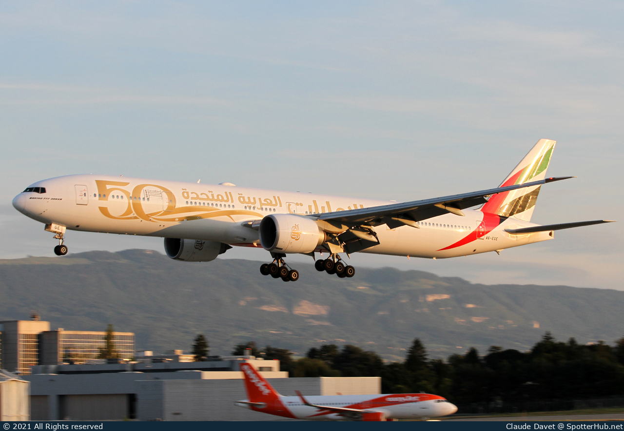 Photo of A6-EGE - Boeing 777-31H(ER) operated by Emirates