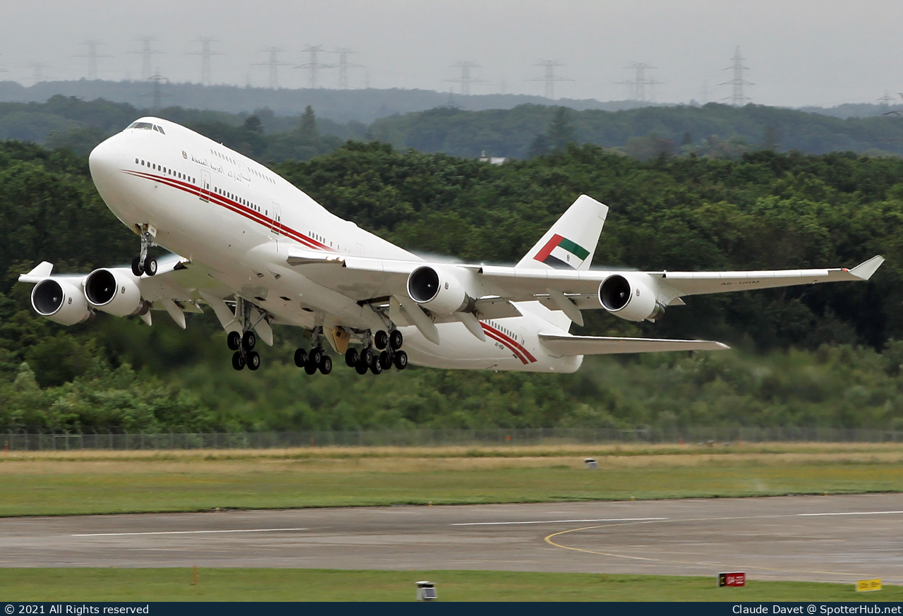 Photo of A6-HRM - Boeing 747-422 operated by Dubai Royal Air Wing