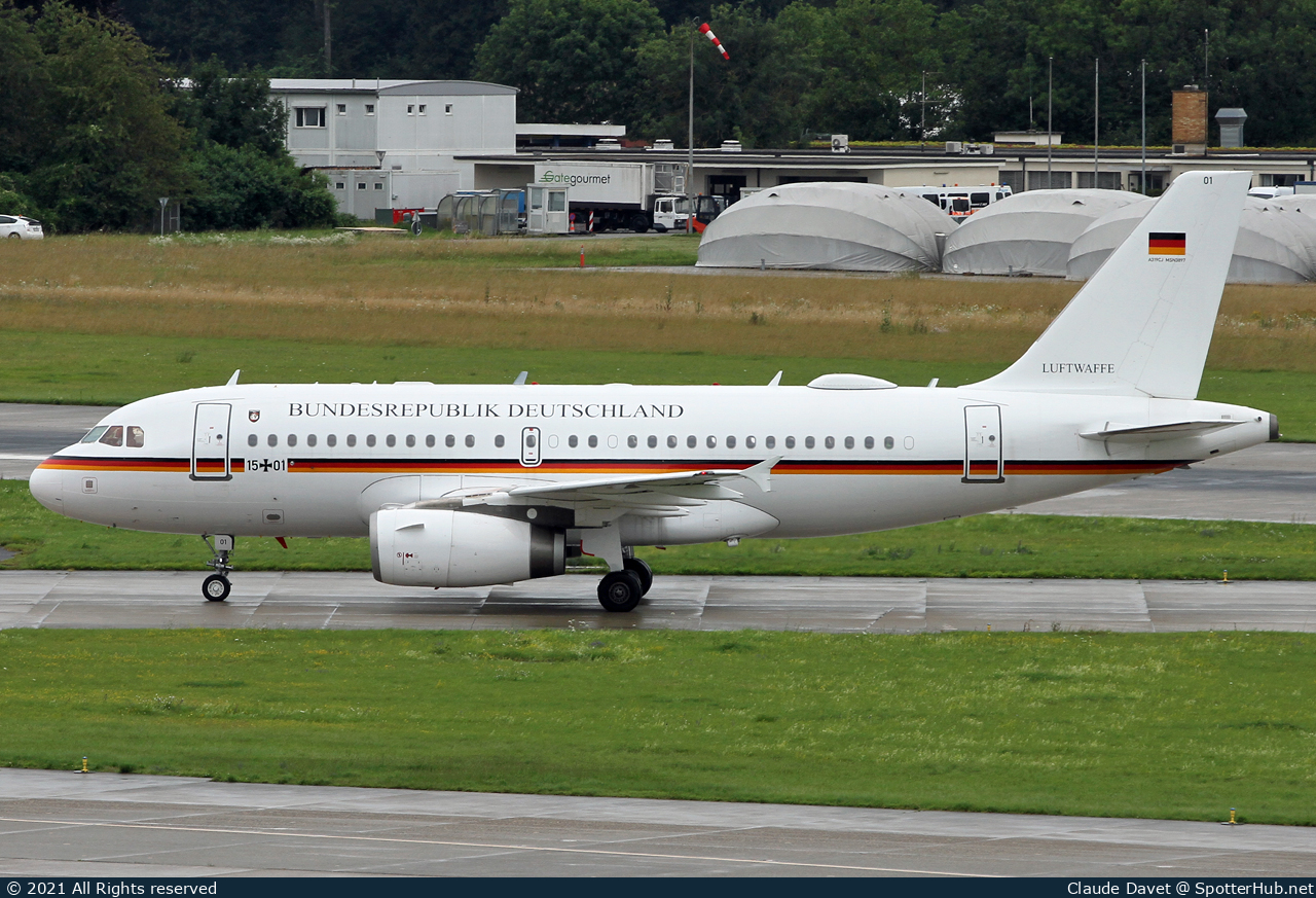 Photo of 15+01 - Airbus A319-133(CJ) operated by German Air Force