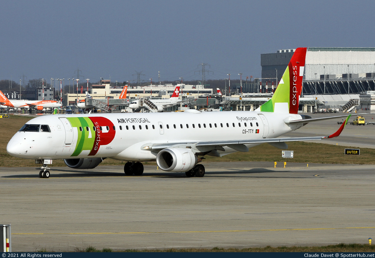 Photo of CS-TTY - Embraer ERJ-195AR operated by TAP Express (opb Portugália Airlines)