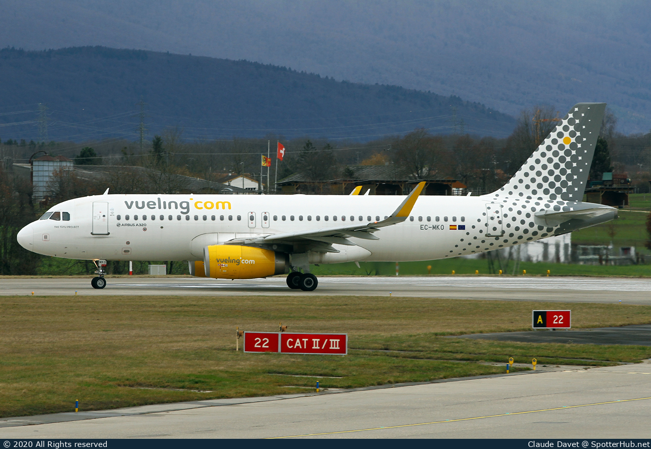 Photo of EC-MKO - Airbus A320-232 operated by Vueling