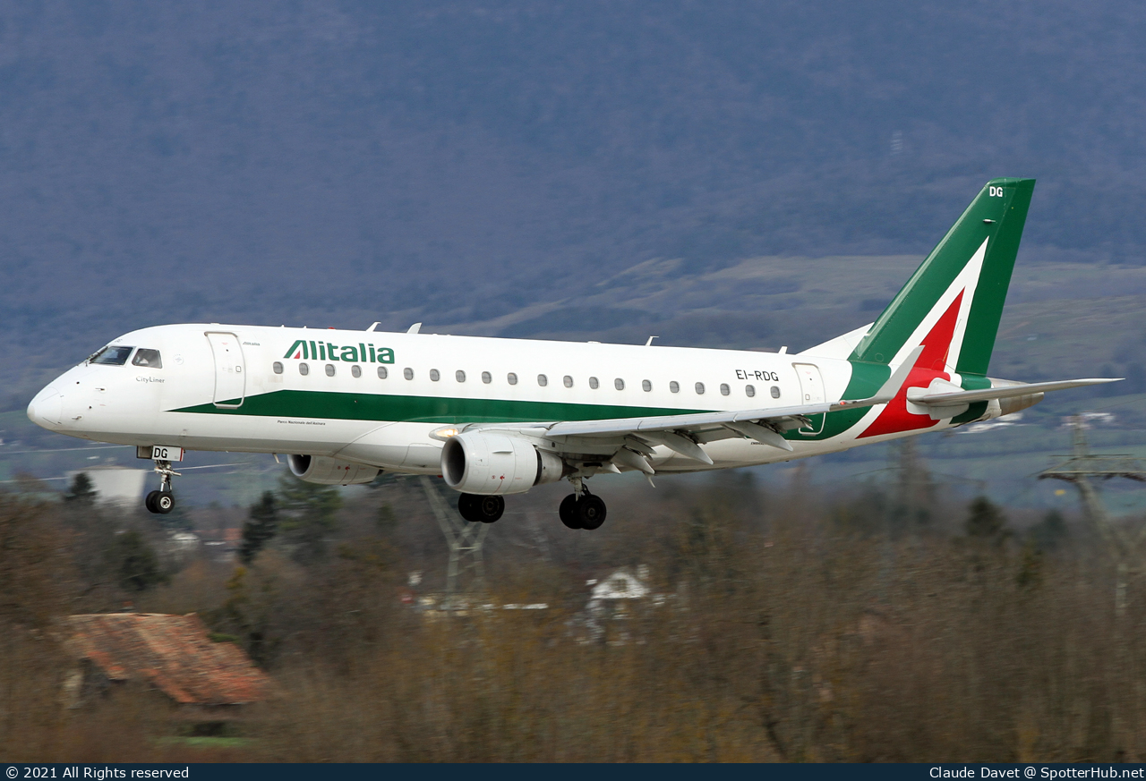 Photo of EI-RDG - Embraer ERJ-175STD operated by Alitalia CityLiner
