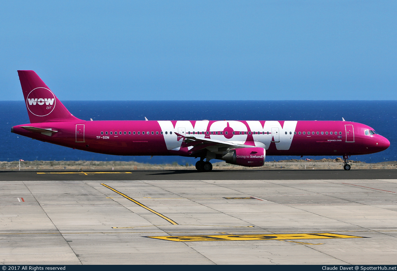 Photo of TF-SON - Airbus A321-211 operated by WOW air