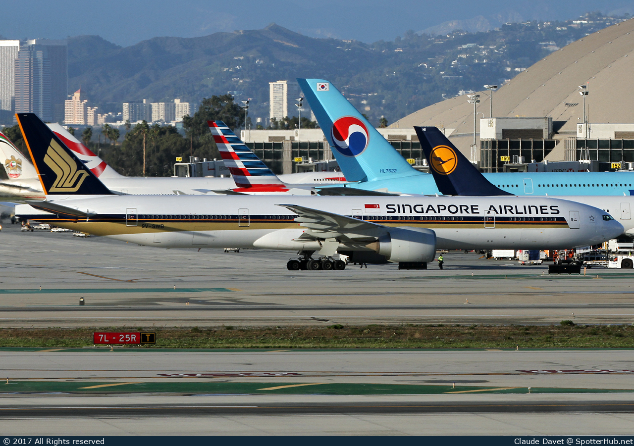 Photo of 9V-SWB - Boeing 777-312(ER) operated by Singapore Airlines