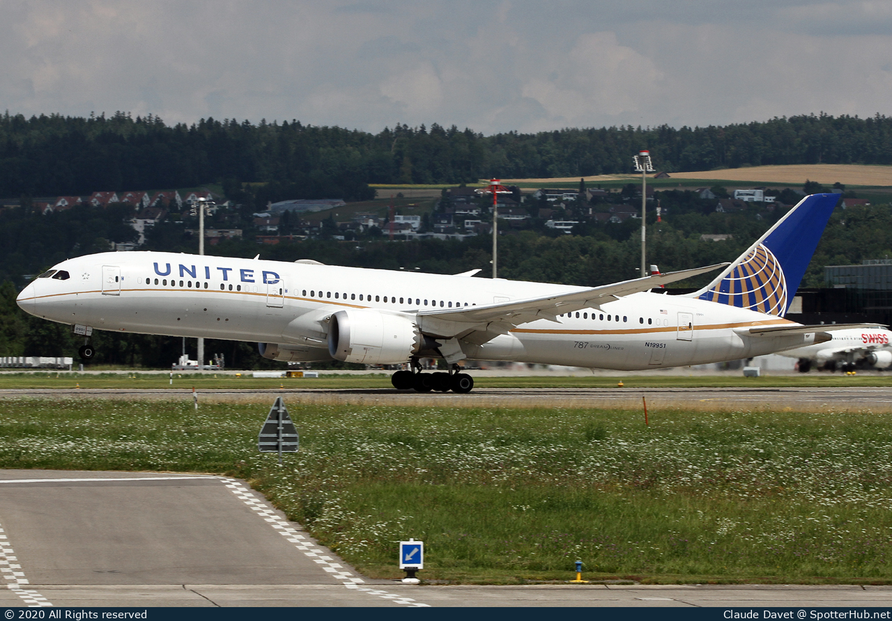 Photo of N19951 - Boeing 787-9 Dreamliner operated by United Airlines