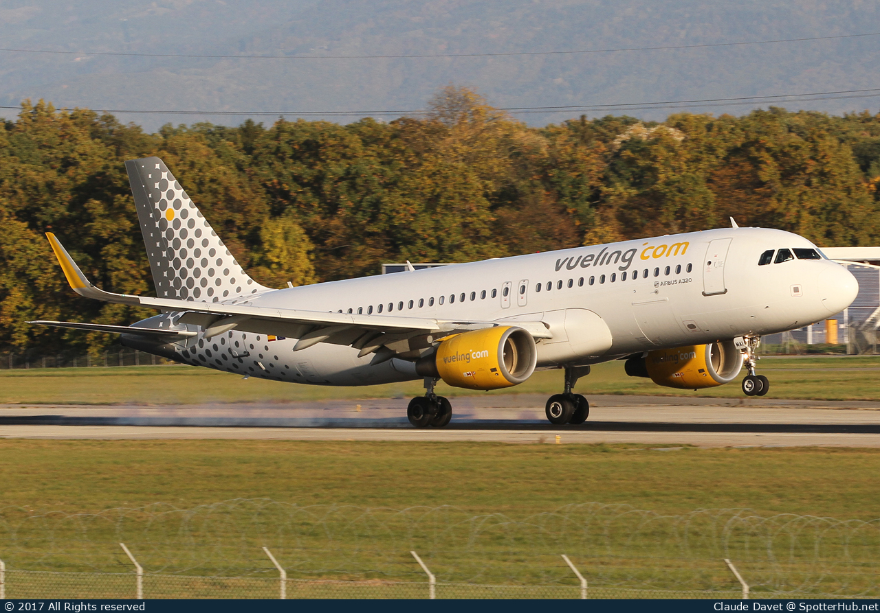Photo of EC-MAI - Airbus A320-214 operated by Vueling