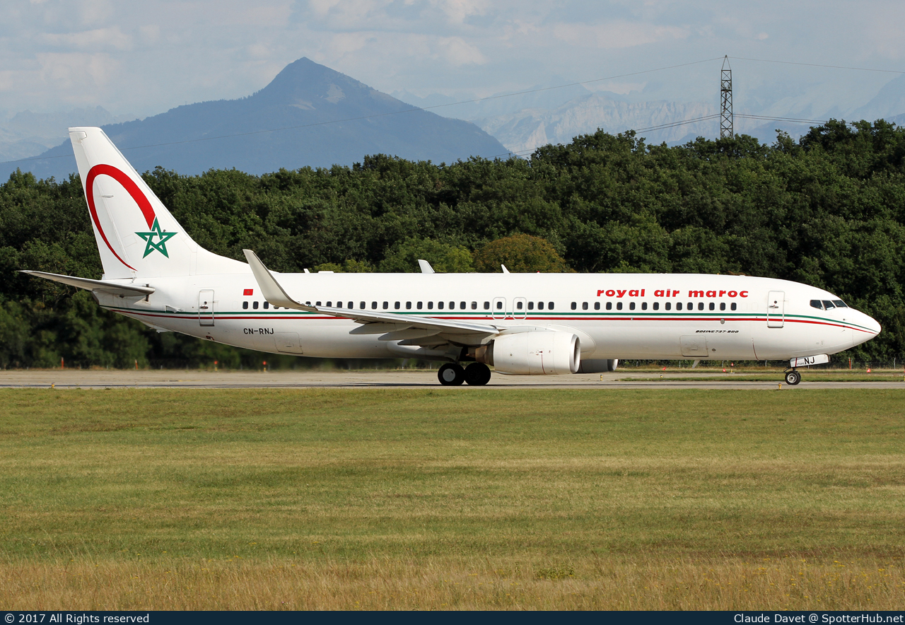Photo of CN-RNJ - Boeing 737-8B6 operated by Royal Air Maroc