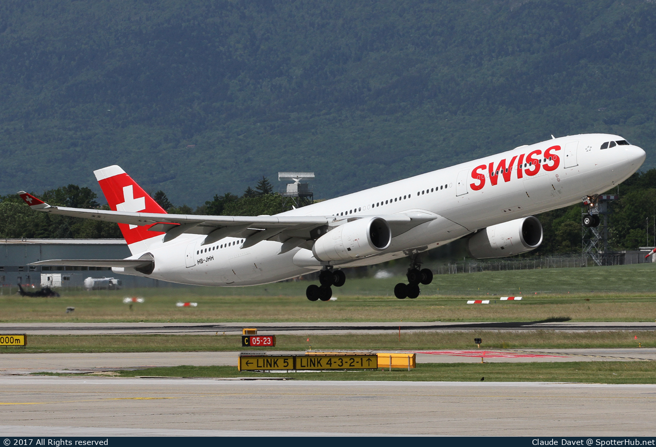Photo of HB-JHH - Airbus A330-343 operated by Swiss International Air Lines