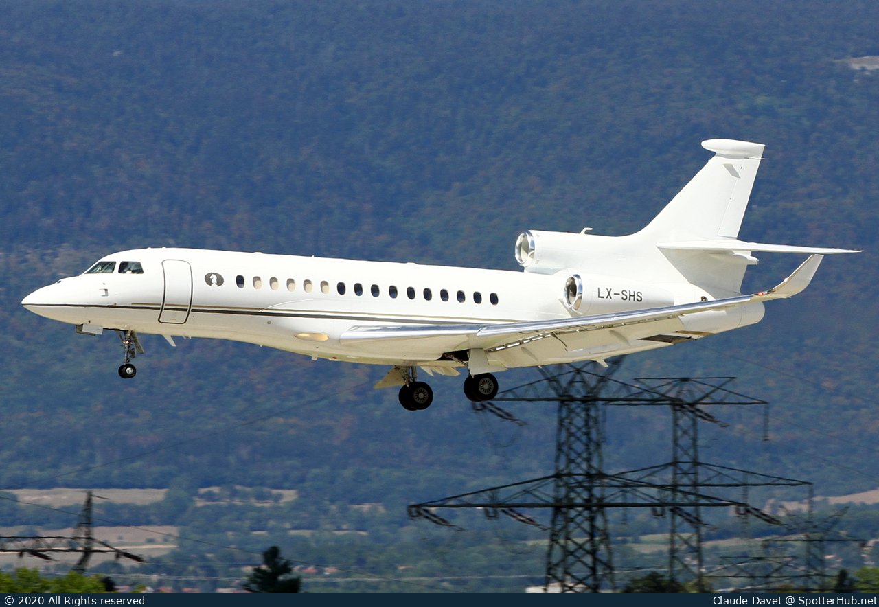 Photo of LX-SHS - Dassault Falcon 8X operated by Luxaviation