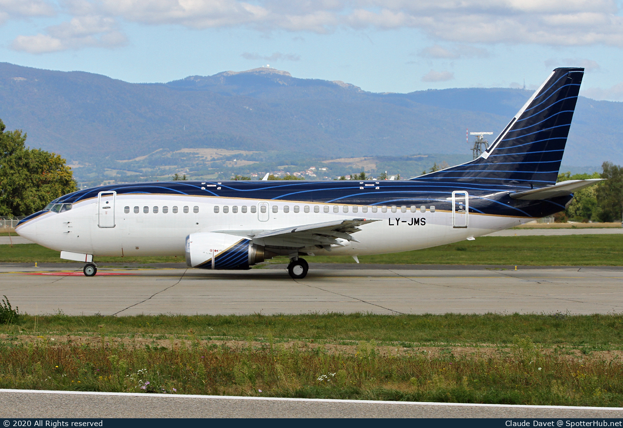 Photo of LY-JMS - Boeing 737-522 operated by KlasJet