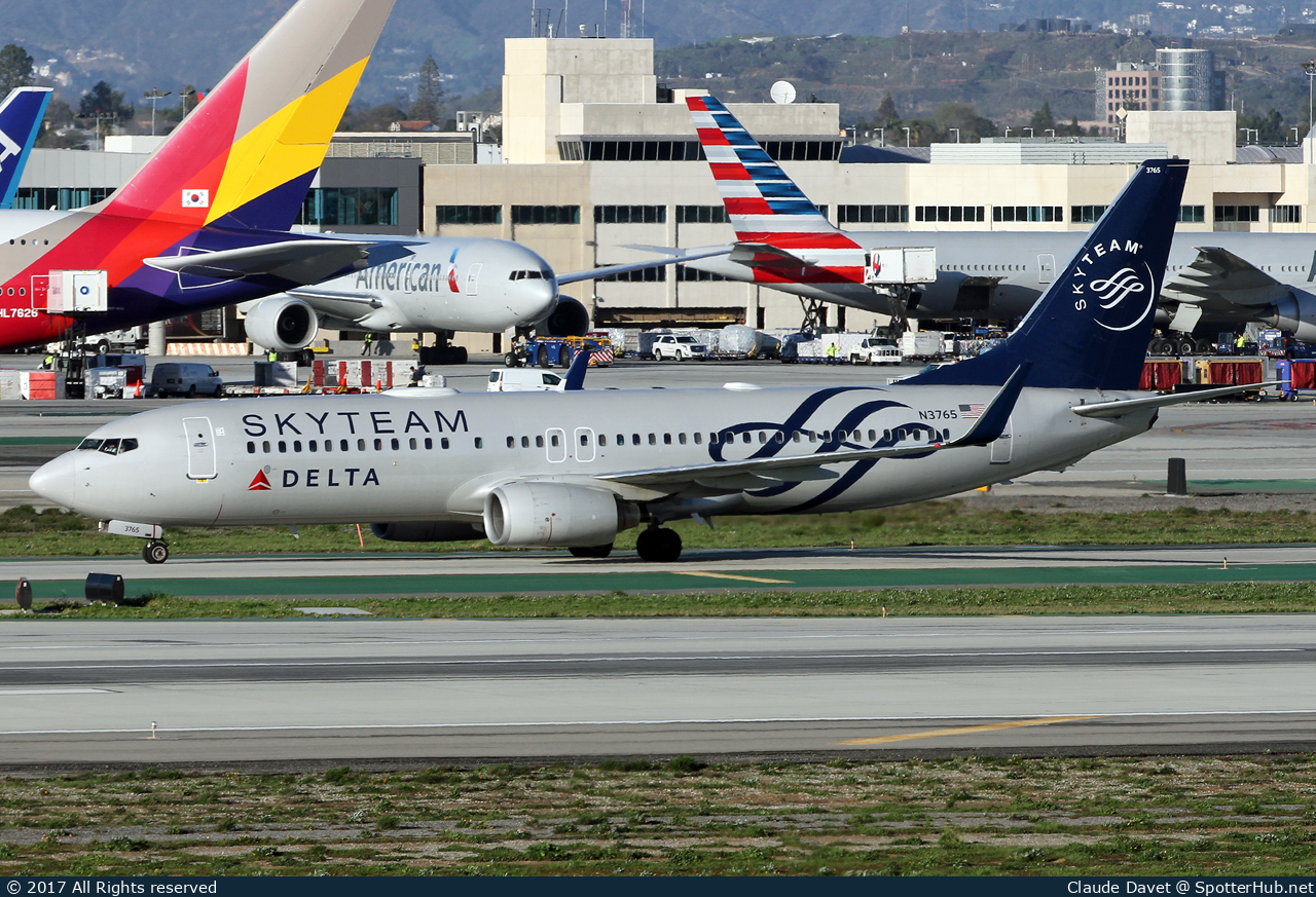 Photo of N3765 - Boeing 737-832 operated by Delta Air Lines