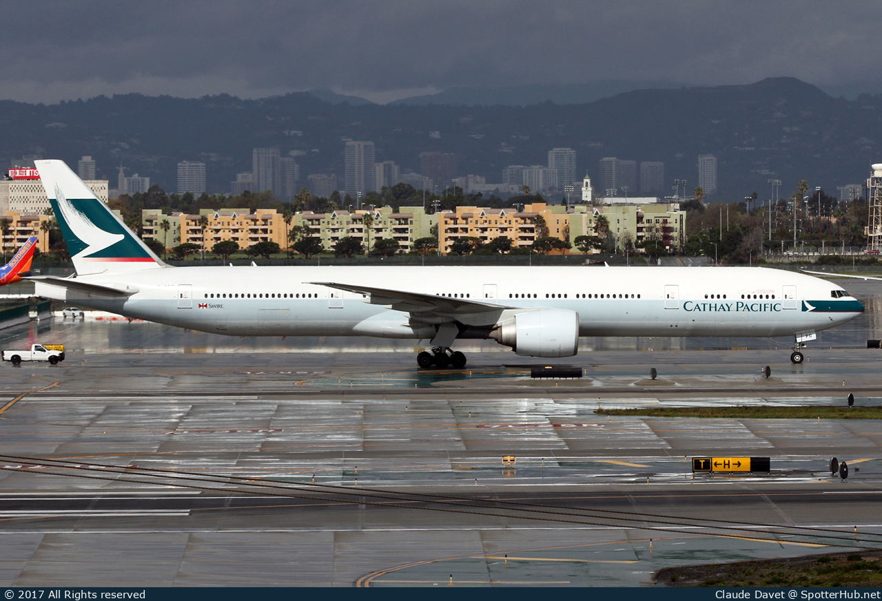 Photo of B-KPG - Boeing 777-367(ER) operated by Cathay Pacific Airways