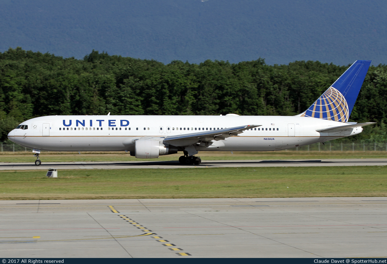 Photo of N656UA - Boeing 767-322(ER) operated by United Airlines