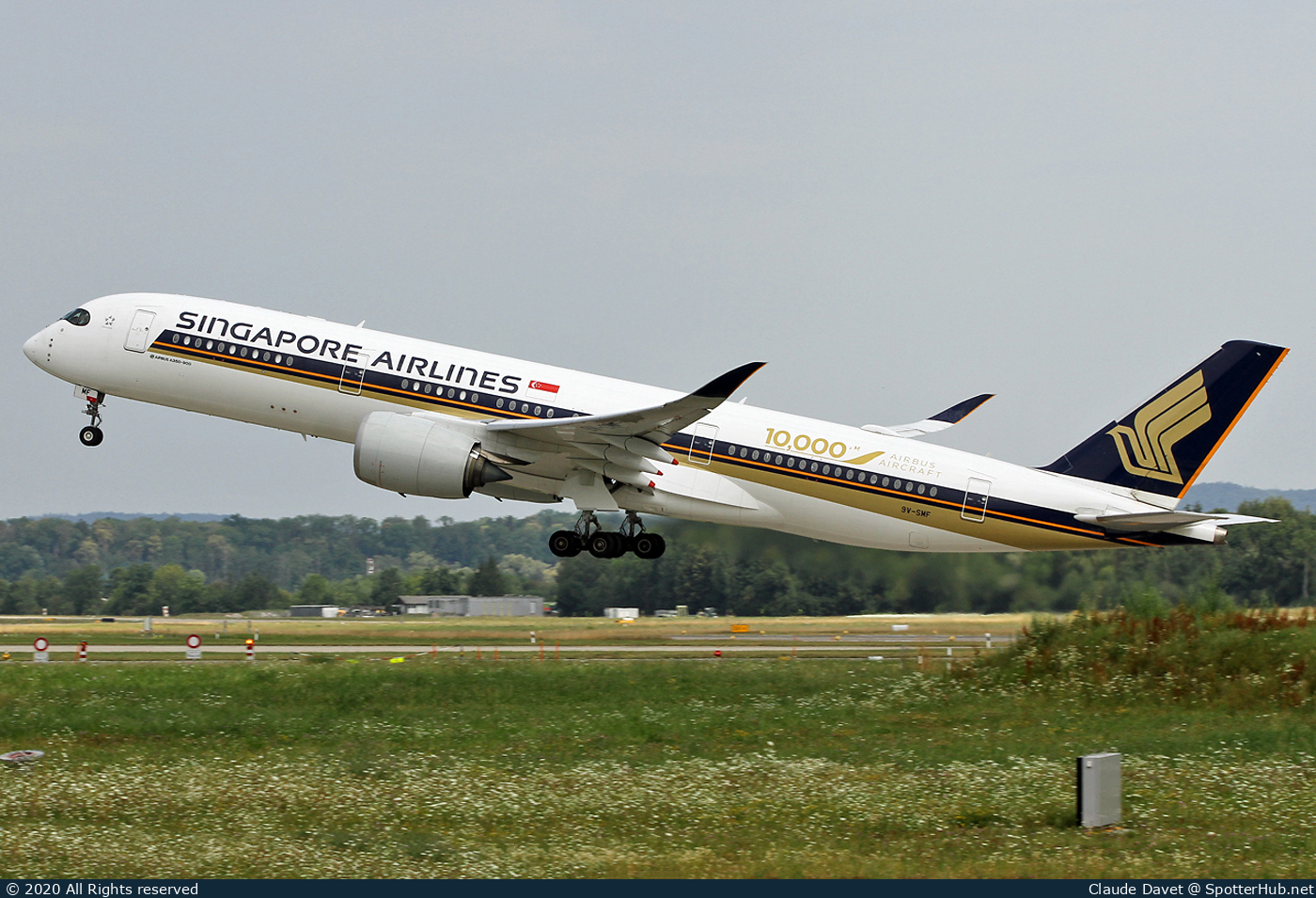Photo of 9V-SMF - Airbus A350-941 operated by Singapore Airlines