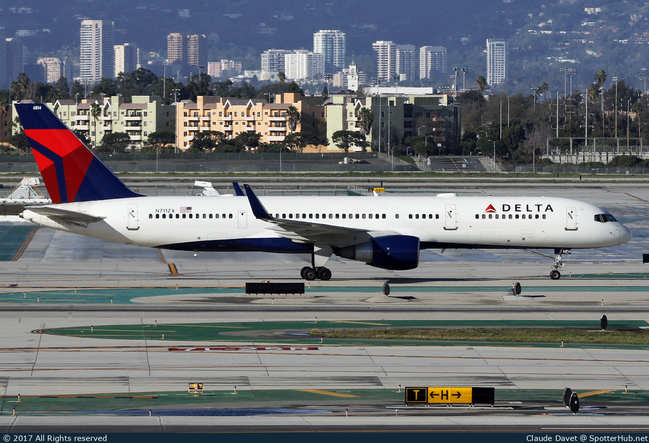 Photo of N711ZX - Boeing 757-231 operated by Delta Air Lines