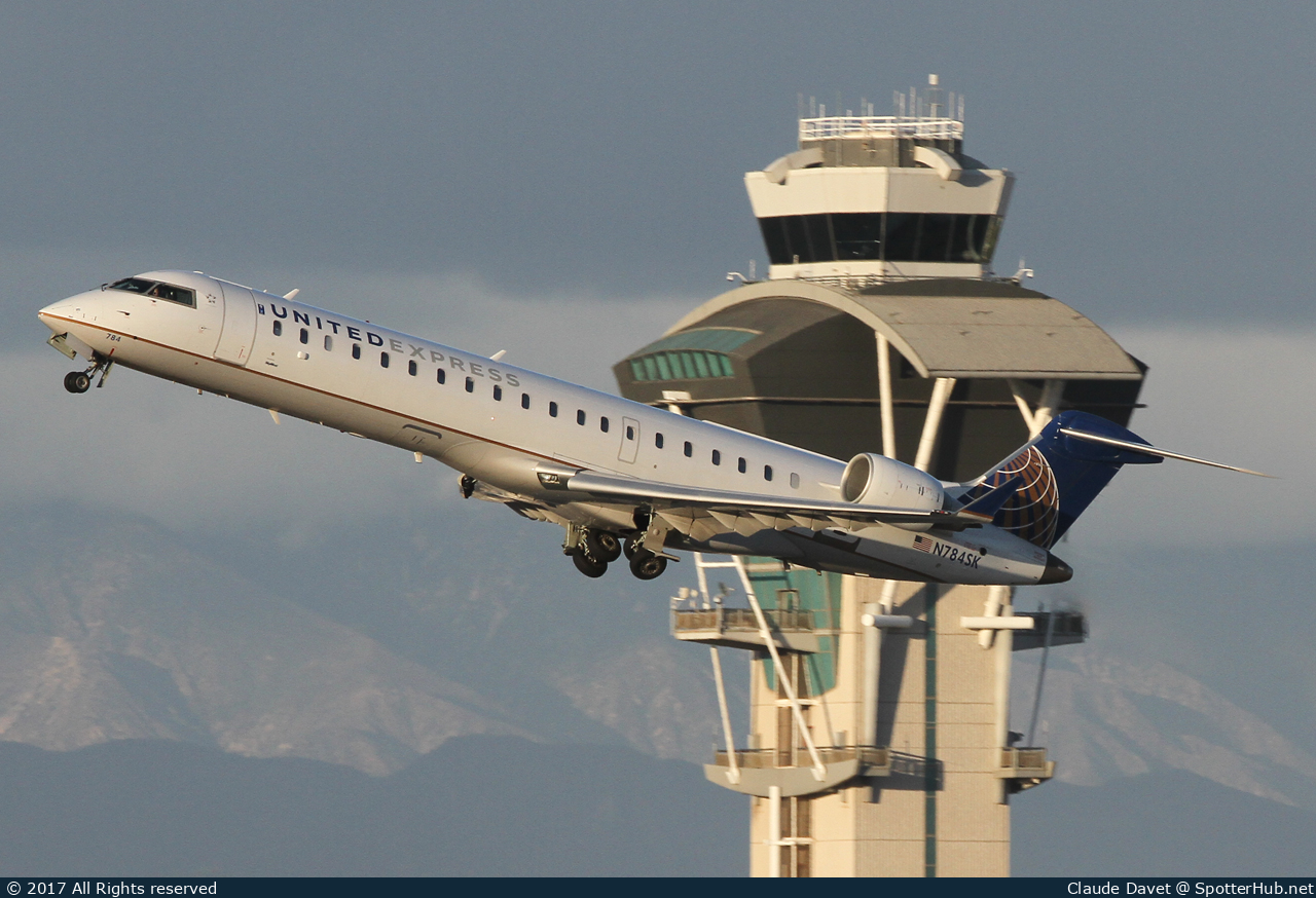Photo of N784SK - Bombardier CRJ-701ER operated by United Express (opb SkyWest Airlines)