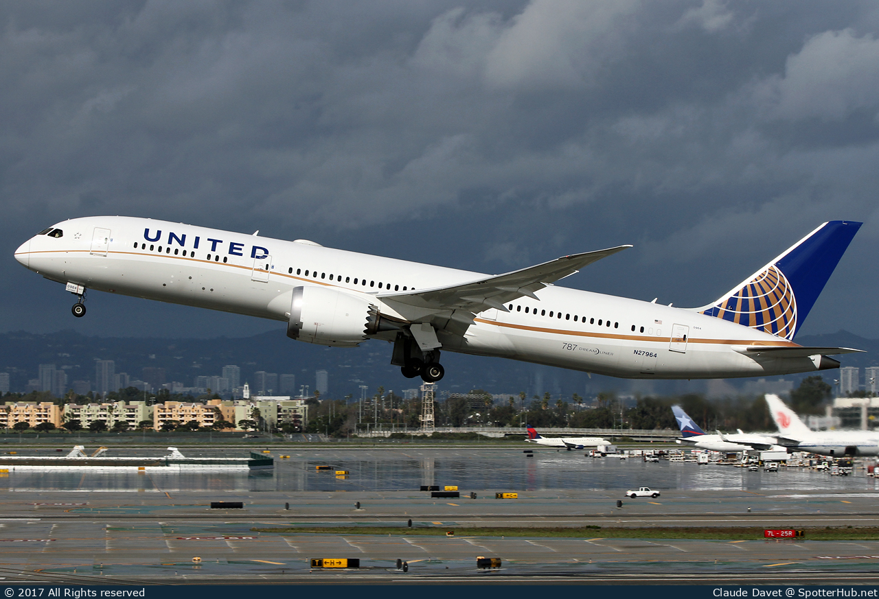 Photo of N27964 - Boeing 787-9 Dreamliner operated by United Airlines