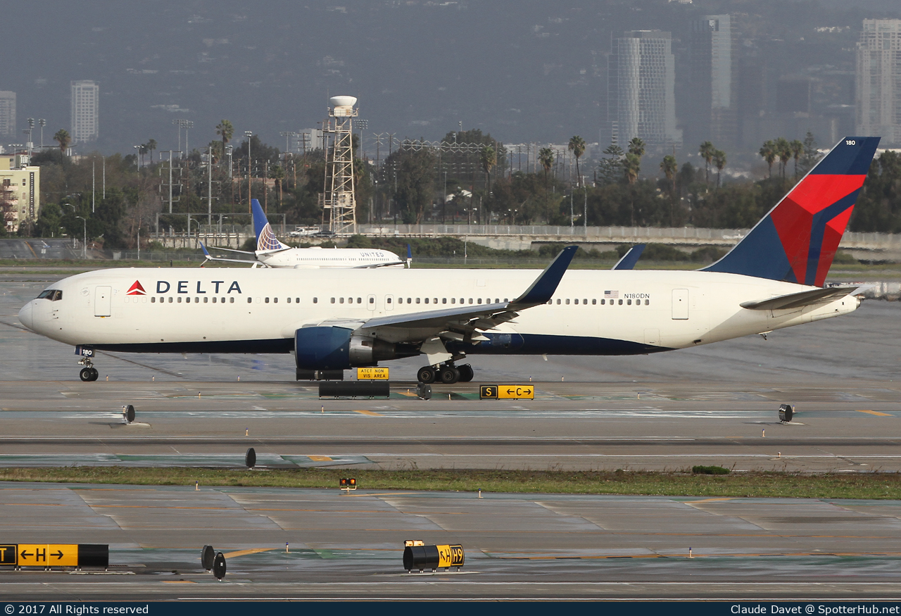 Photo of N180DN - Boeing 767-332(ER) operated by Delta Air Lines