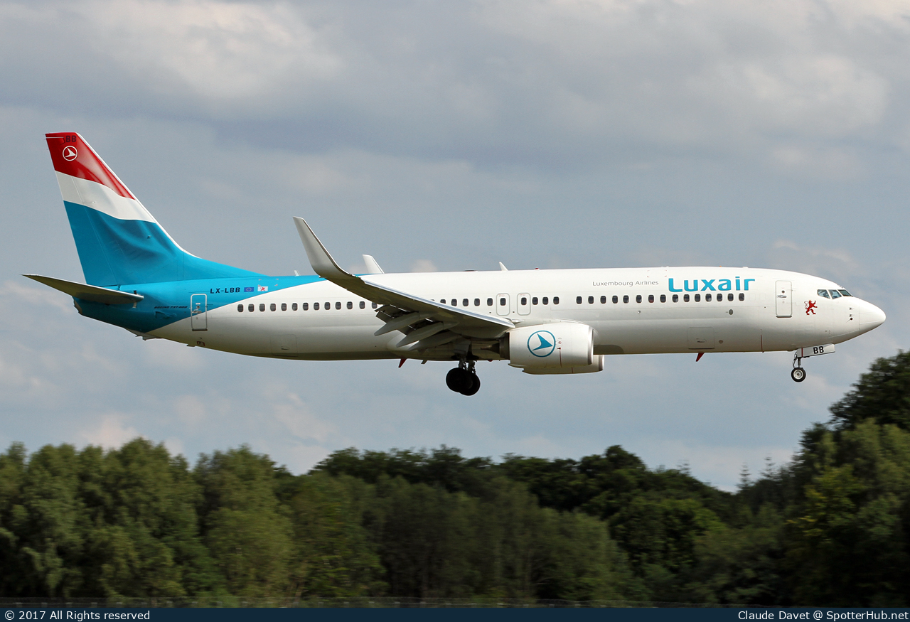 Photo of LX-LBB - Boeing 737-86J operated by Luxair