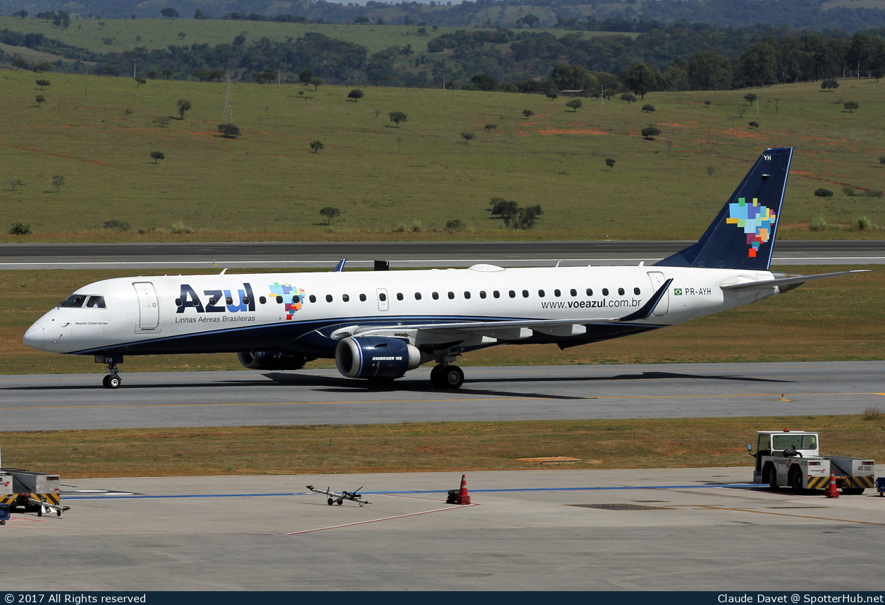 Photo of PR-AYH - Embraer ERJ-195LR operated by Azul