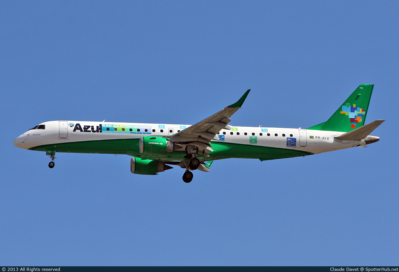 Photo of PR-AYX - Embraer ERJ-195LR operated by Azul