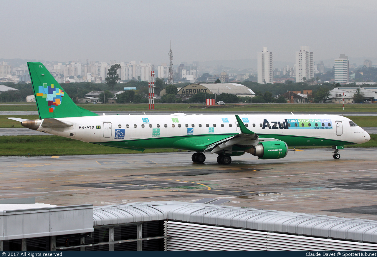 Photo of PR-AYX - Embraer ERJ-195LR operated by Azul