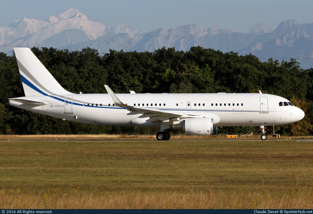 Photo of M-YBUS - Airbus A320-214(CJ) Prestige operated by Prime Aviation