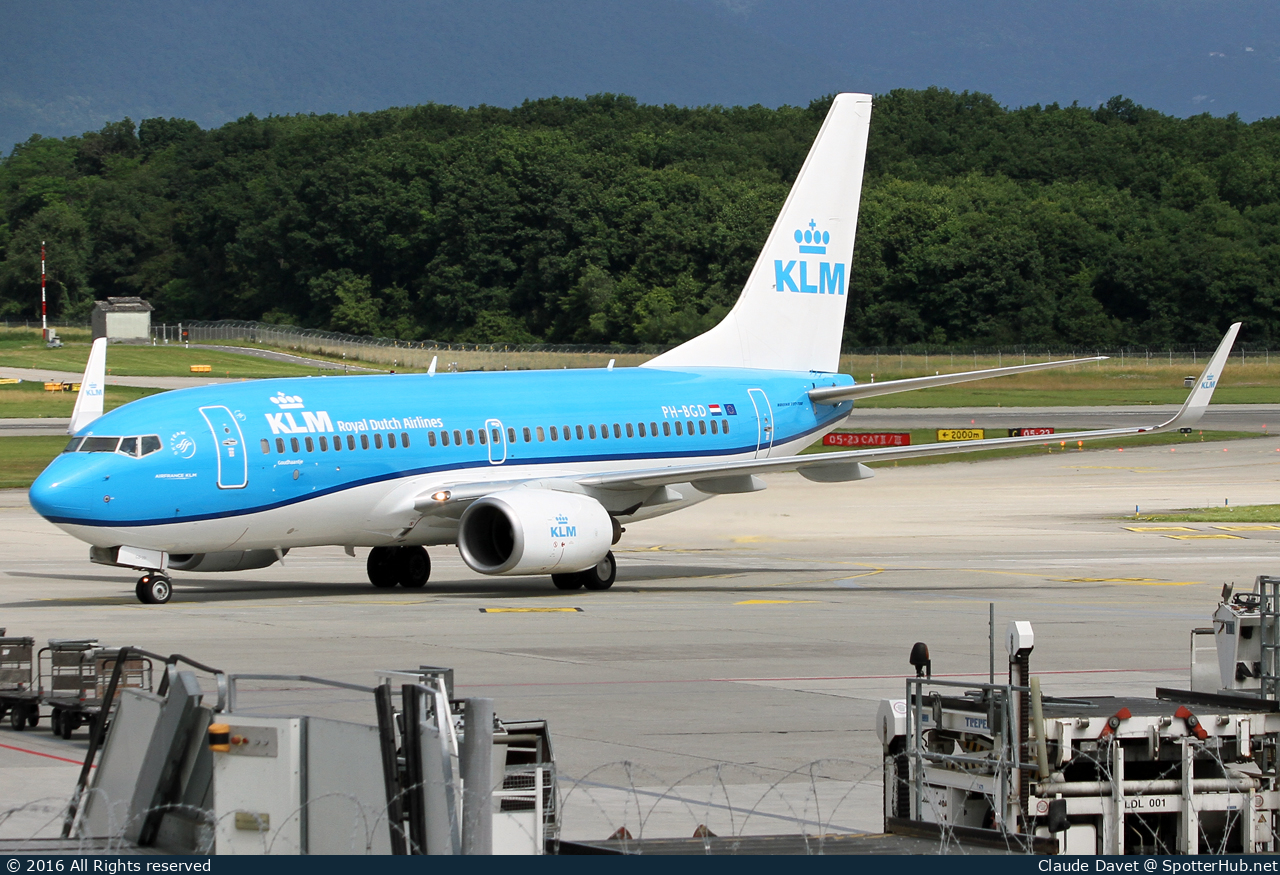 Photo of PH-BGD - Boeing 737-7K2 operated by KLM Royal Dutch Airlines