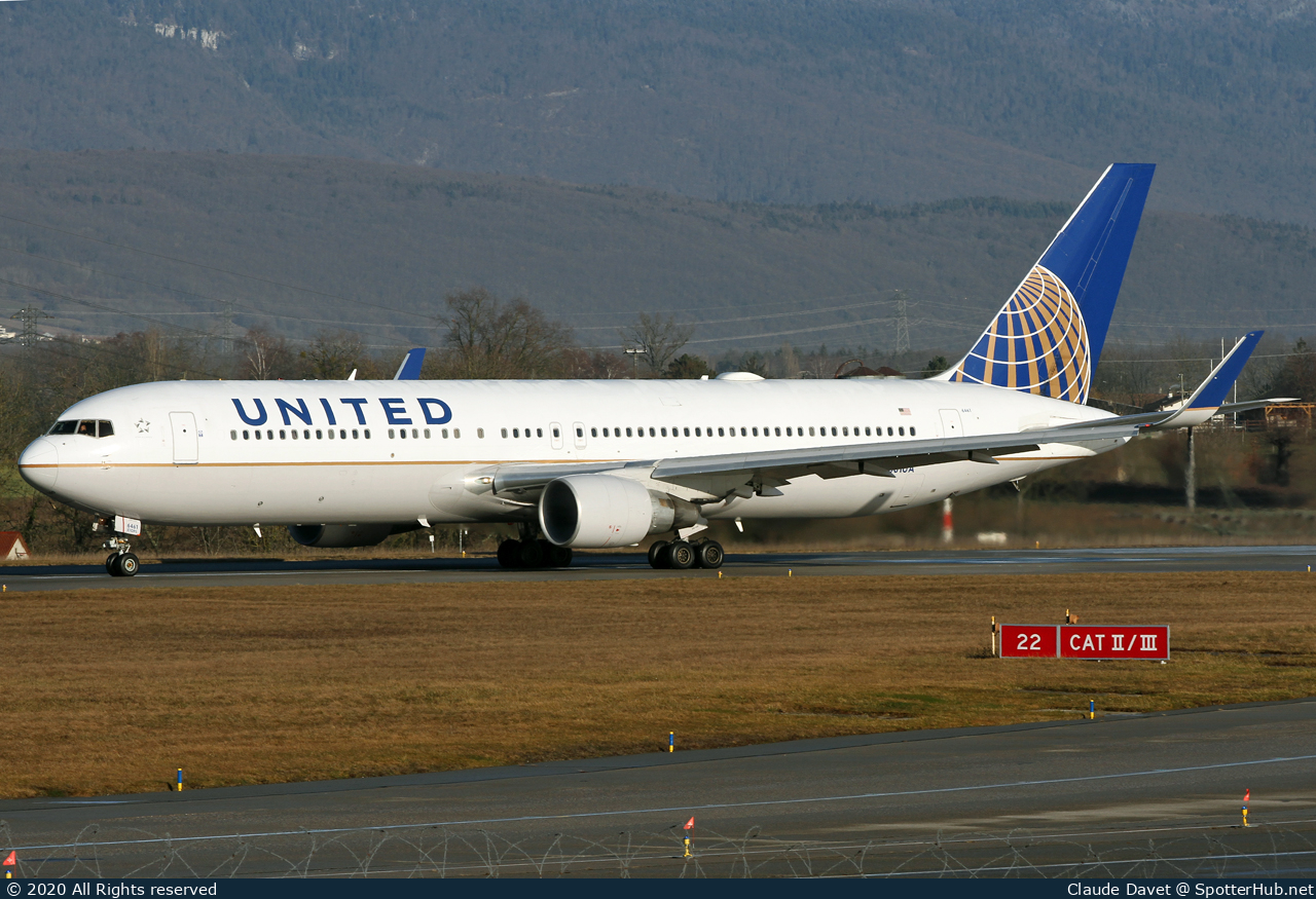 Photo of N661UA - Boeing 767-322(ER) operated by United Airlines