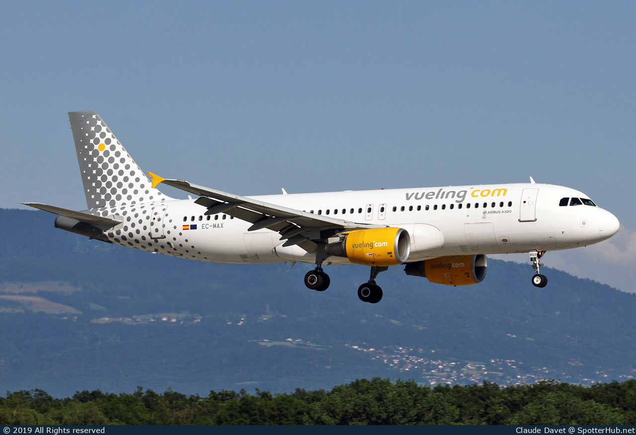 Photo of EC-MAX - Airbus A320-214 operated by Vueling