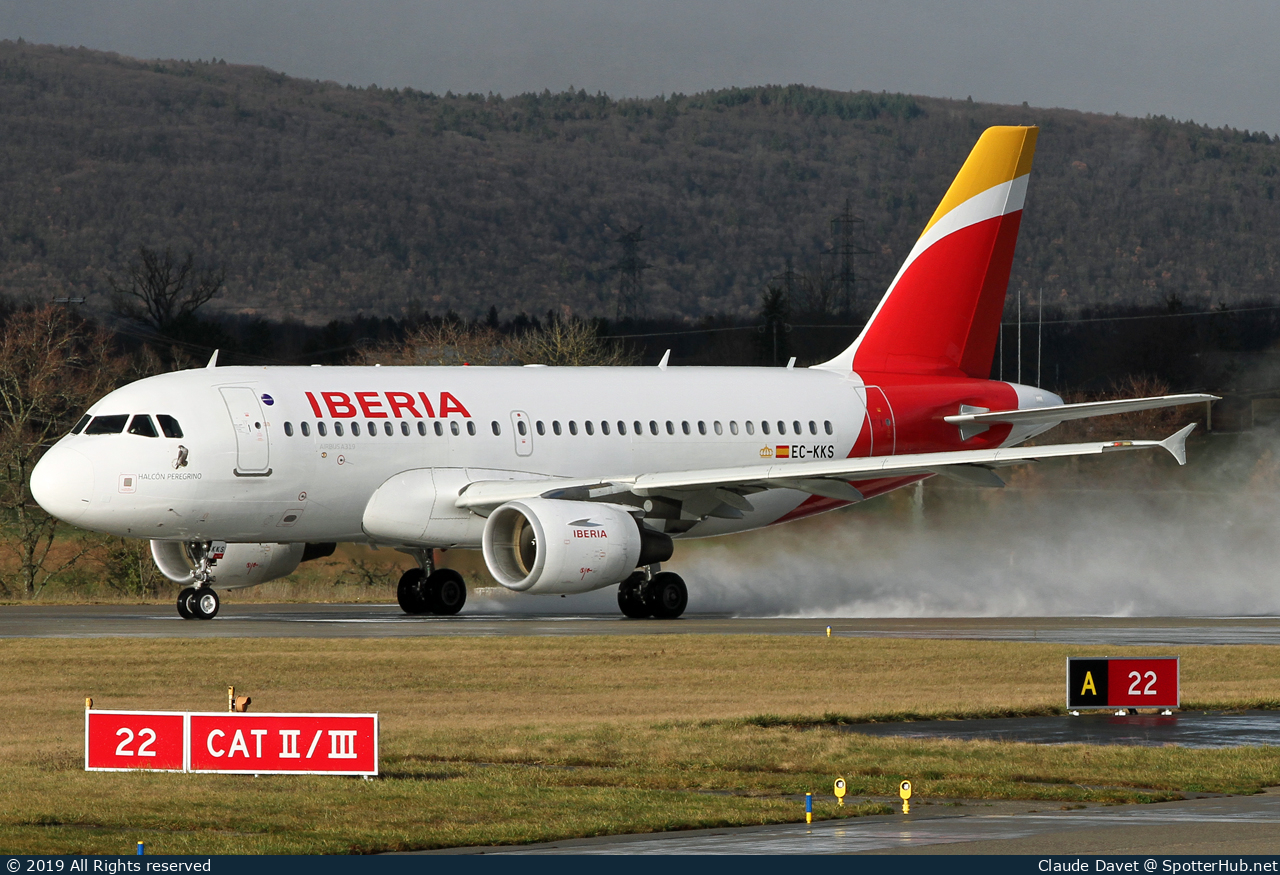 Photo of EC-KKS - Airbus A319-111 operated by Iberia