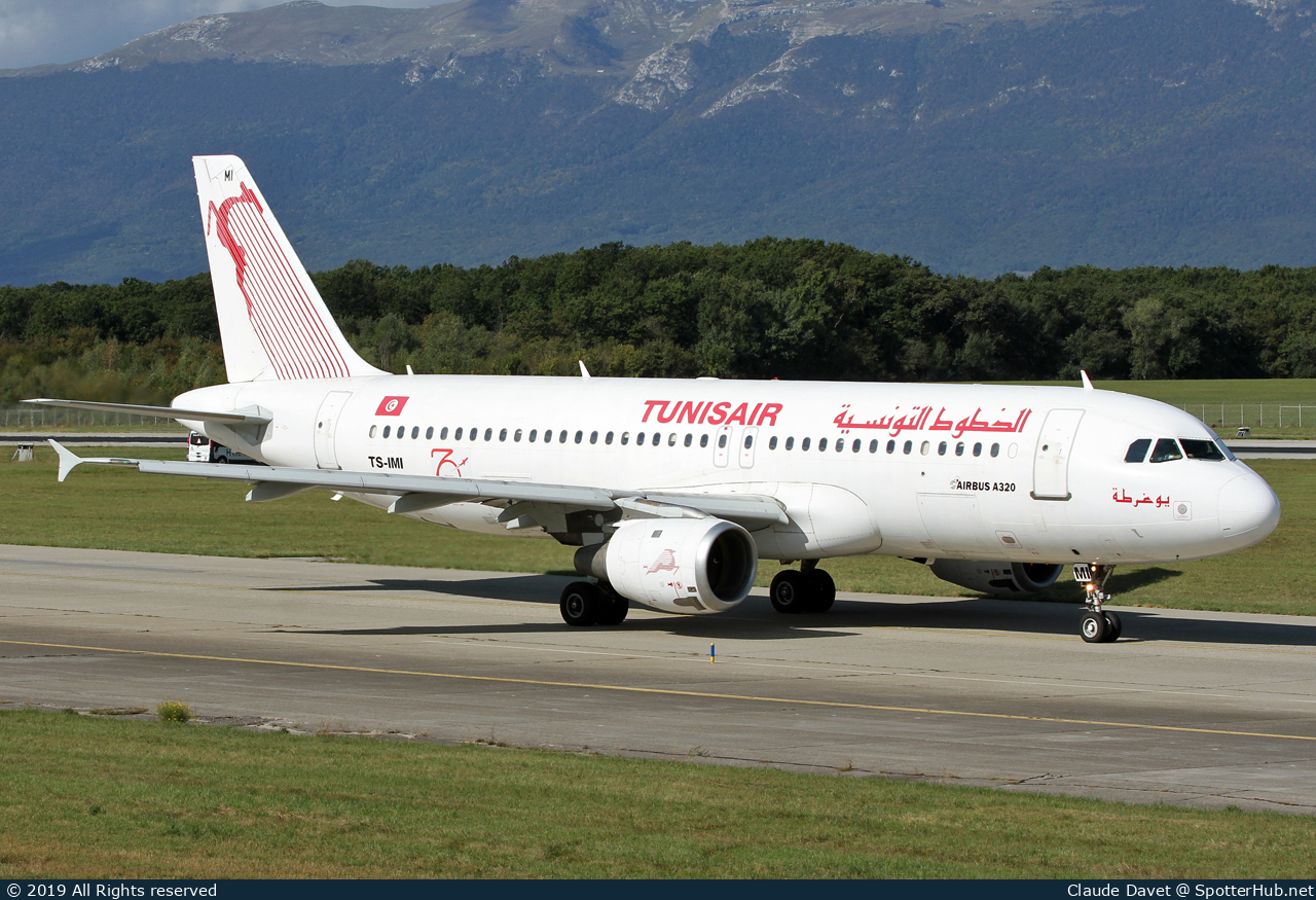 Photo of TS-IMI - Airbus A320-211 operated by Tunisair