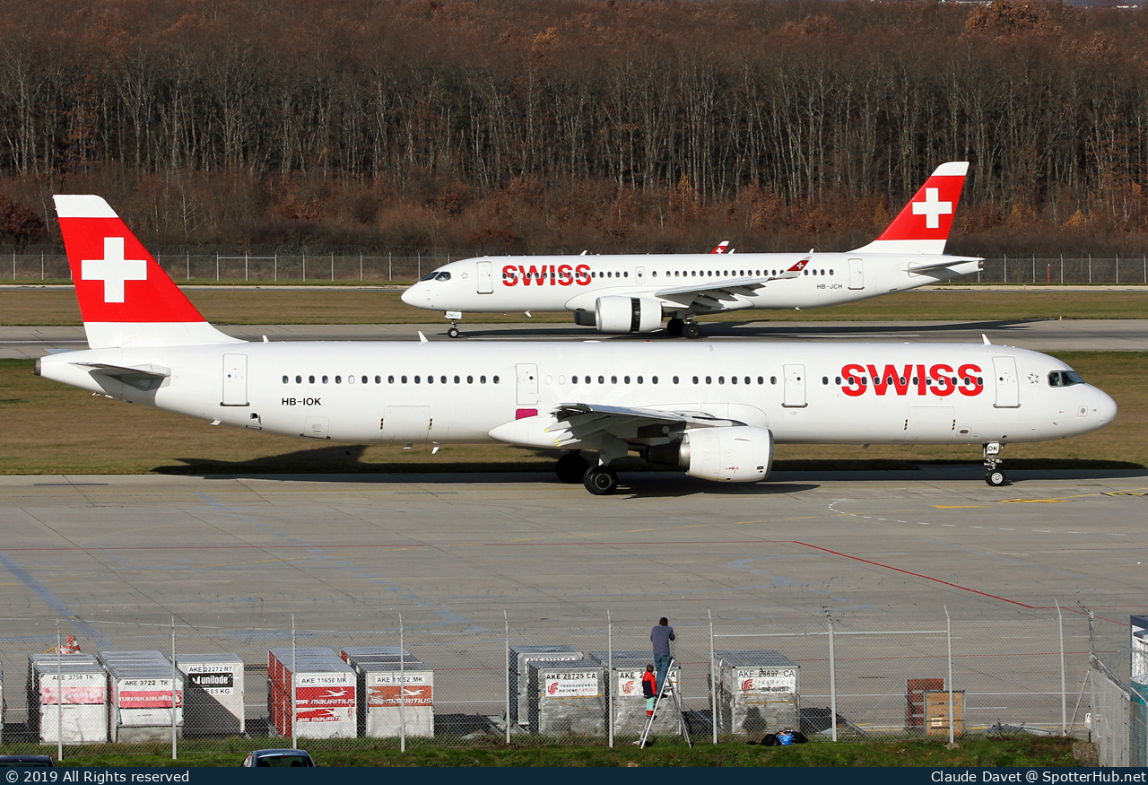 Photo of HB-IOK - Airbus A321-111 operated by Swiss International Air Lines