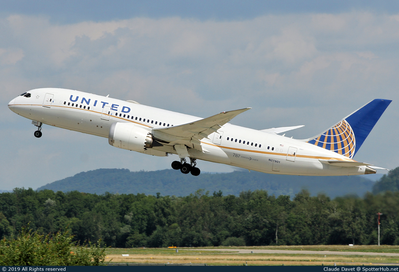 Photo of N27901 - Boeing 787-8 Dreamliner operated by United Airlines