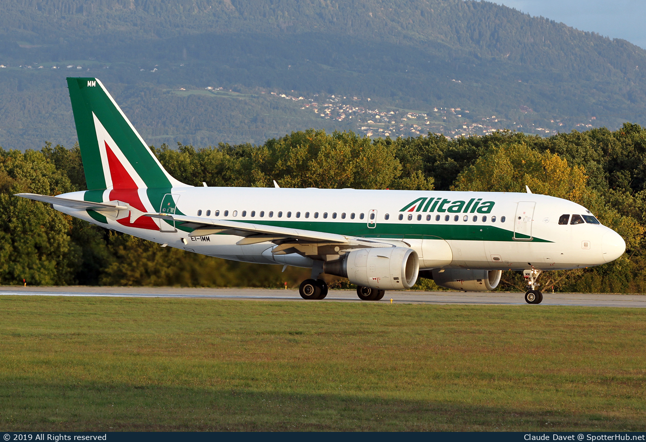 Photo of EI-IMM - Airbus A319-111 operated by Alitalia