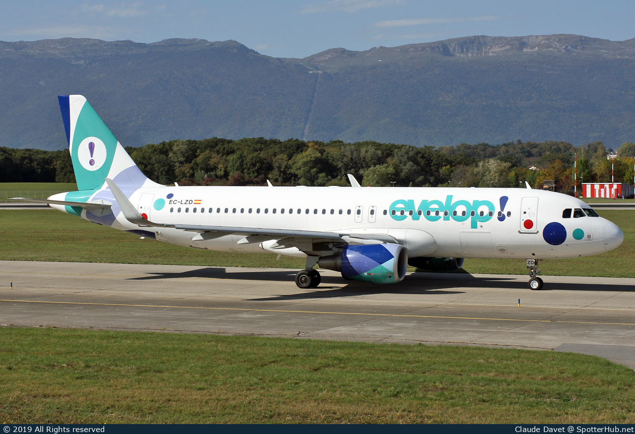 Photo of EC-LZD - Airbus A320-214 operated by Evelop