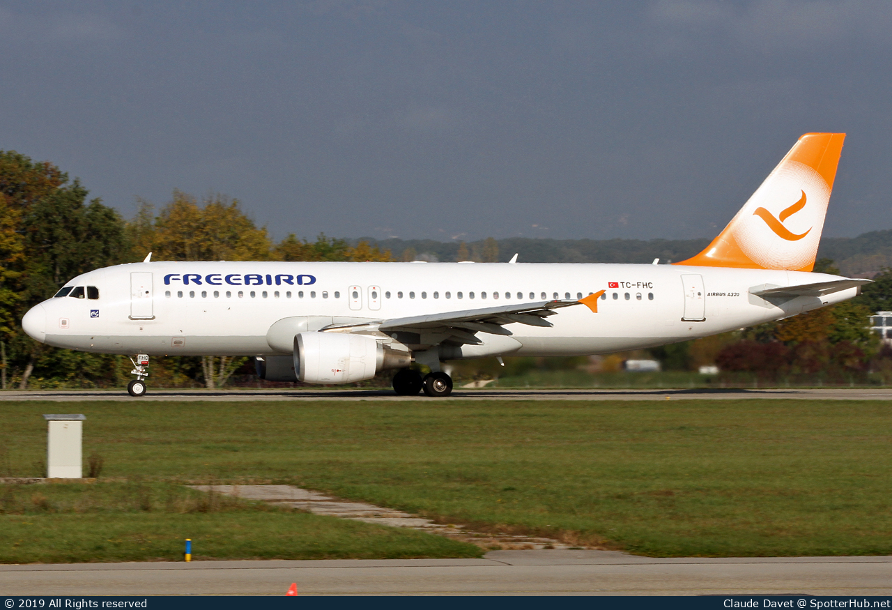 Photo of TC-FHC - Airbus A320-214 operated by Freebird Airlines