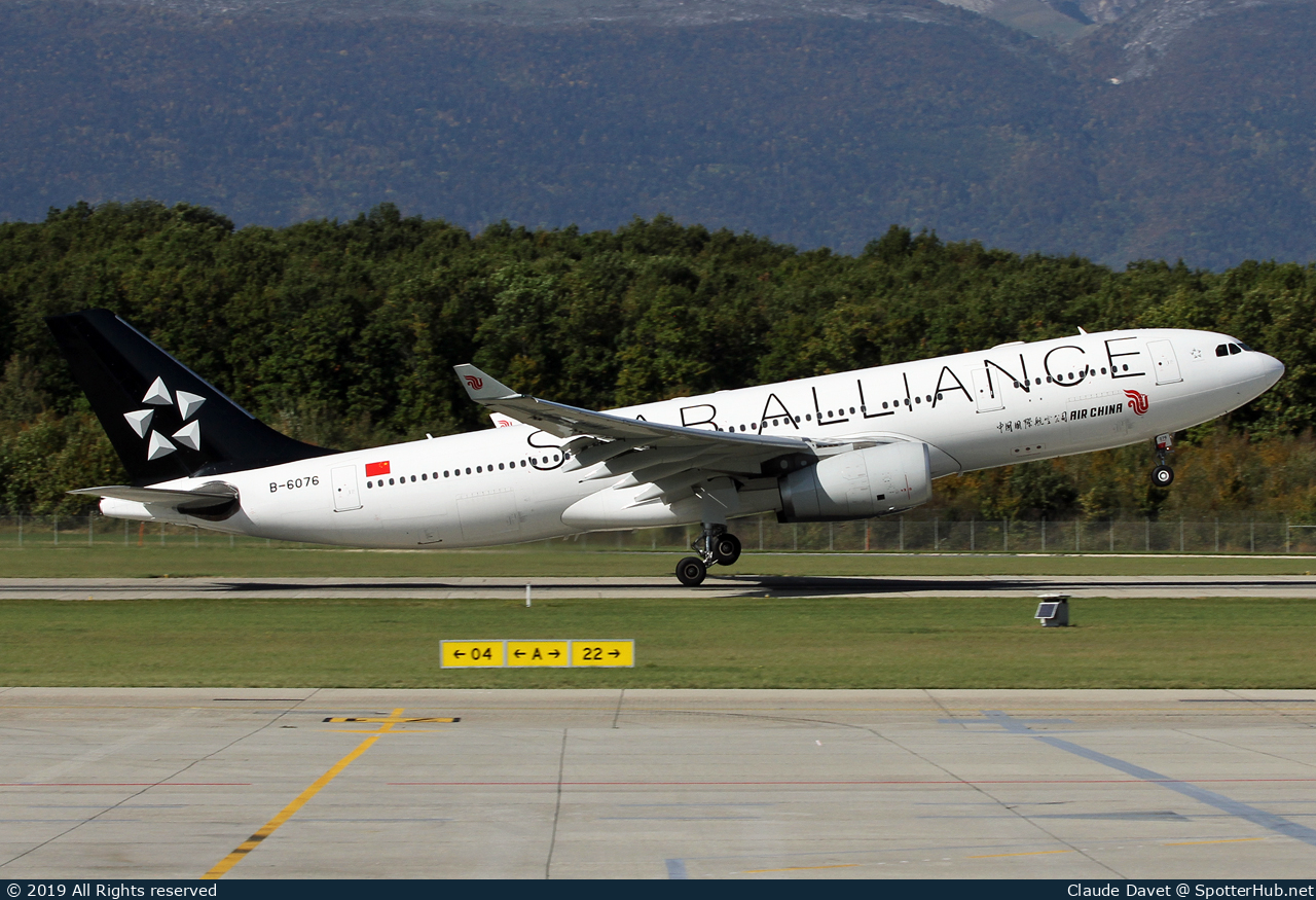 Photo of B-6076 - Airbus A330-243 operated by Air China