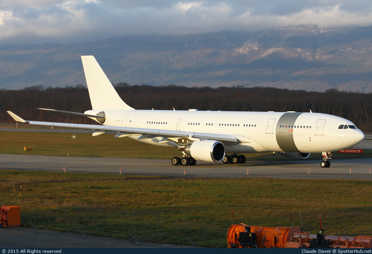 Photo of A7-HHM - Airbus A330-202 operated by Qatar Amiri Flight