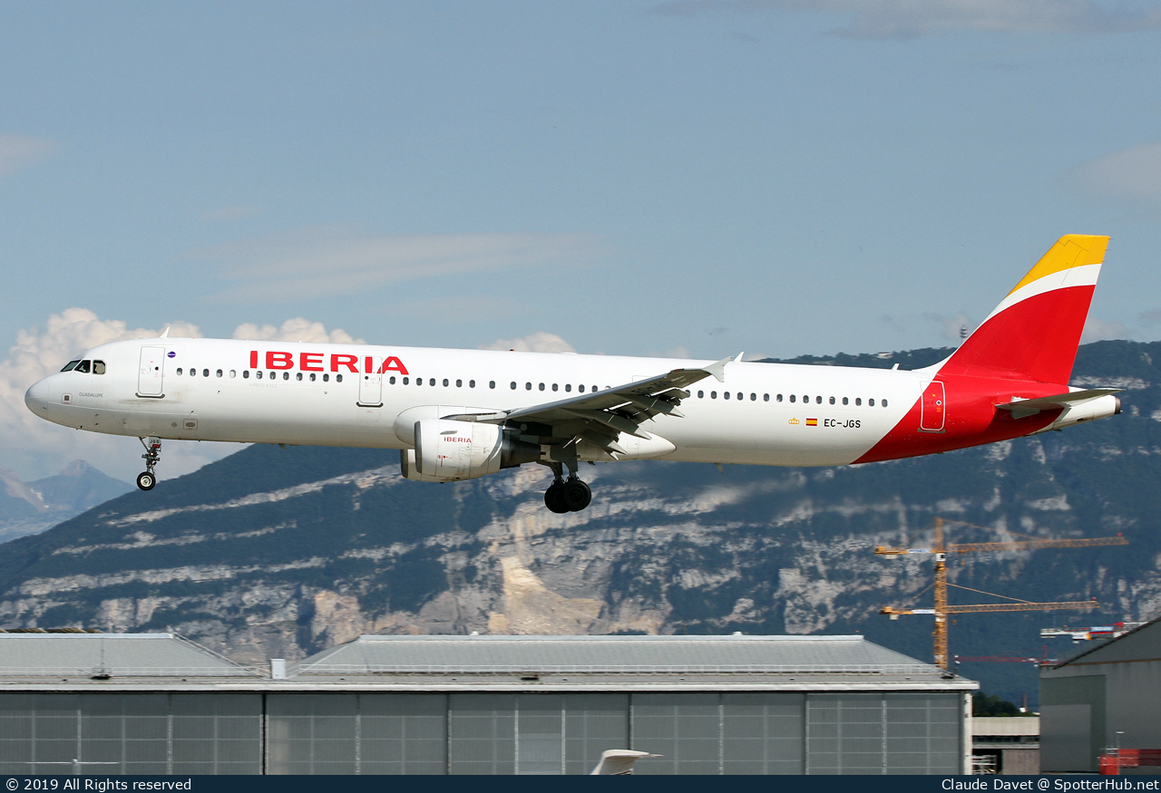Photo of EC-JGS - Airbus A321-213 operated by Iberia