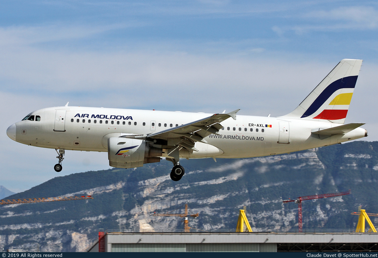 Photo of ER-AXL - Airbus A319-112 operated by Air Moldova