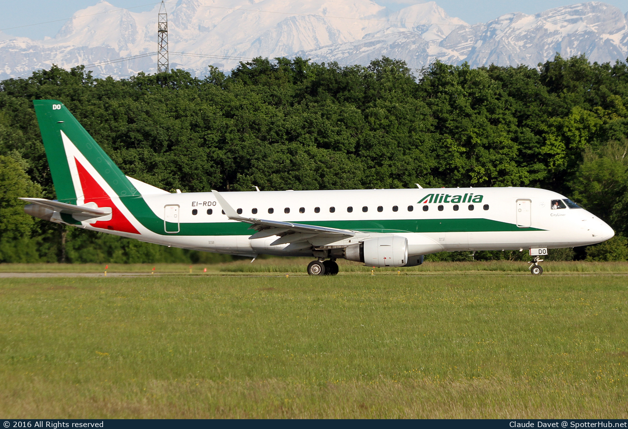 Photo of EI-RDO - Embraer ERJ-175STD operated by Alitalia CityLiner
