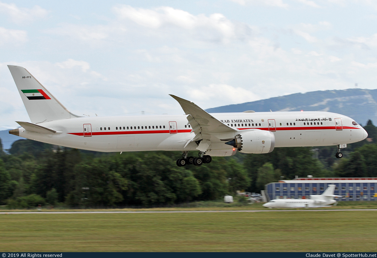 Photo of A6-PFE - Boeing 787-9 Dreamliner operated by United Arab Emirates Presidential Flight