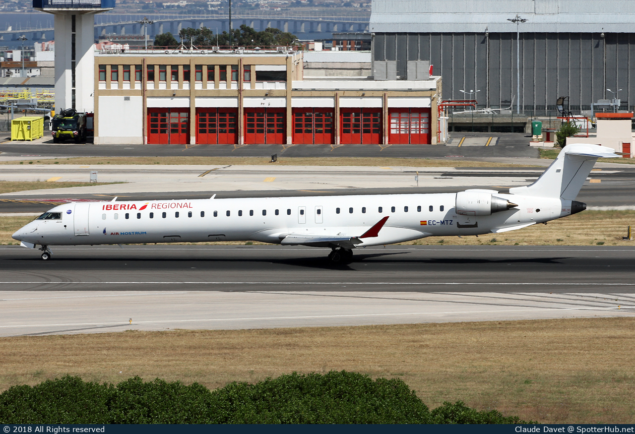 Photo of EC-MTZ - Bombardier CRJ-1000 operated by Iberia Regional (opb Air Nostrum)