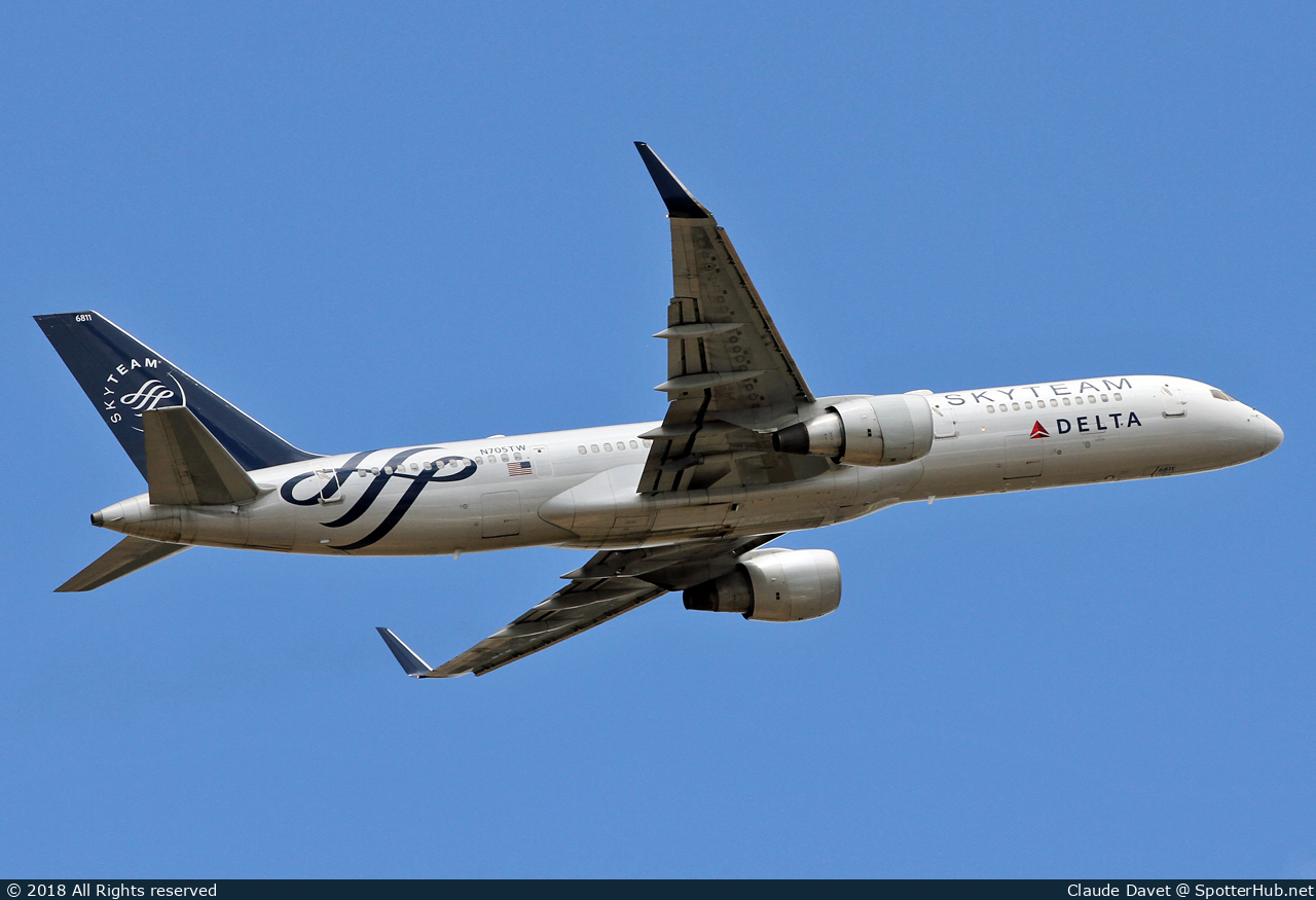 Photo of N705TW - Boeing 757-231 operated by Delta Air Lines