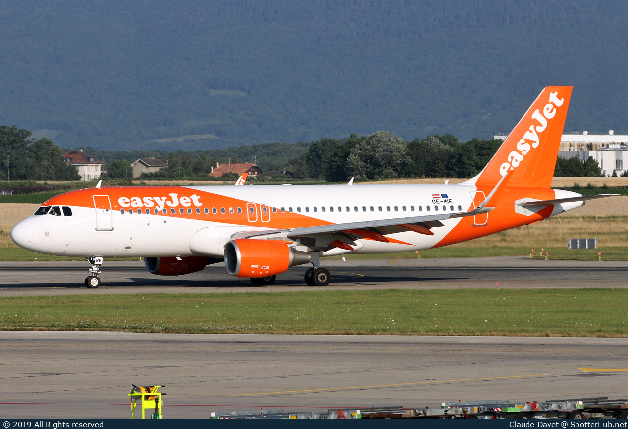 Photo of OE-INE - Airbus A320-214 operated by easyJet Europe