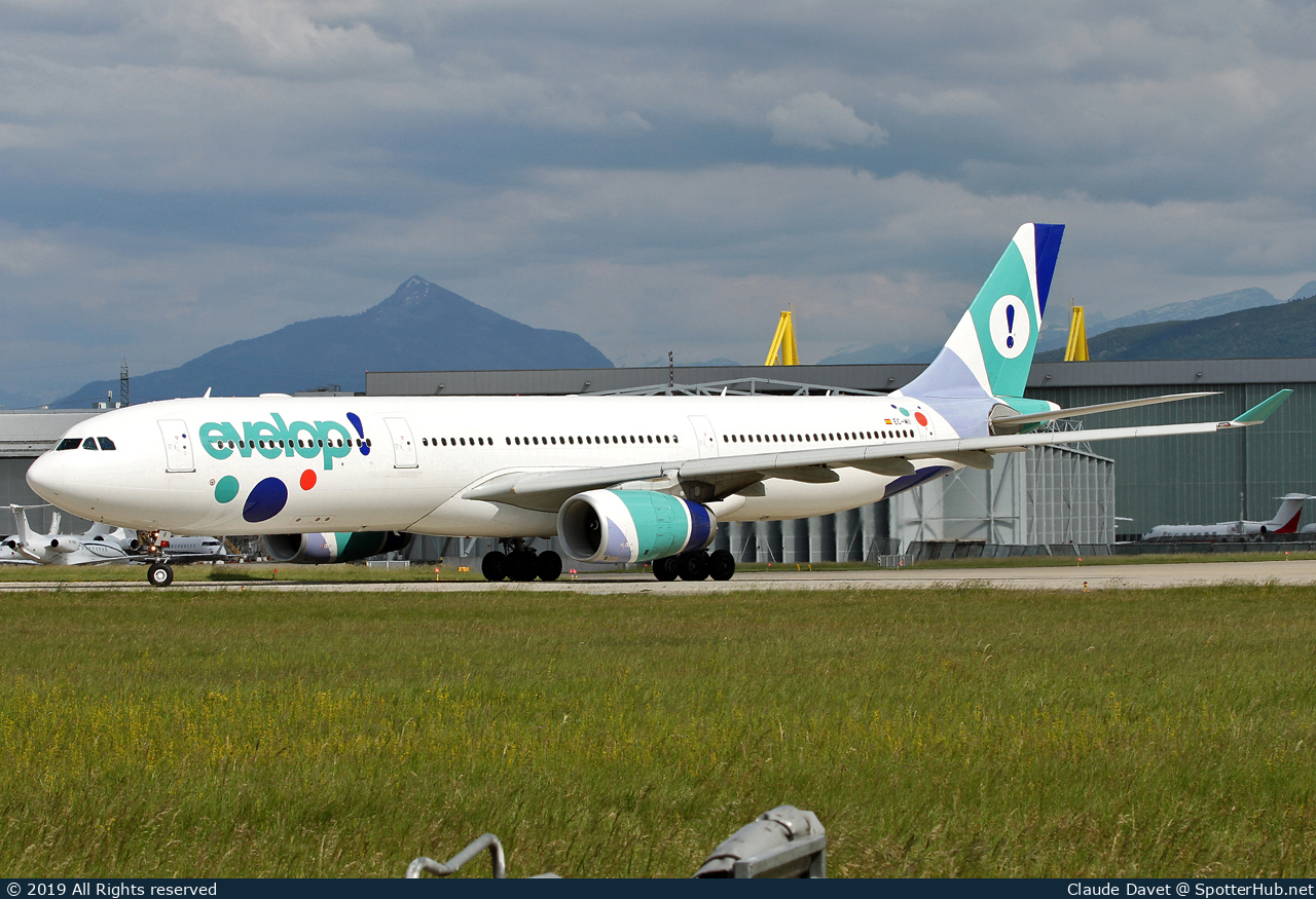Photo of EC-MII - Airbus A330-343 operated by Evelop