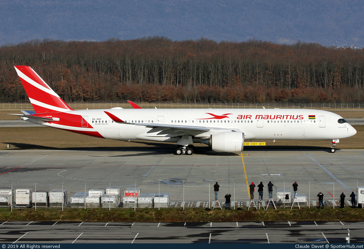 Photo of 3B-NBP - Airbus A350-941 operated by Air Mauritius