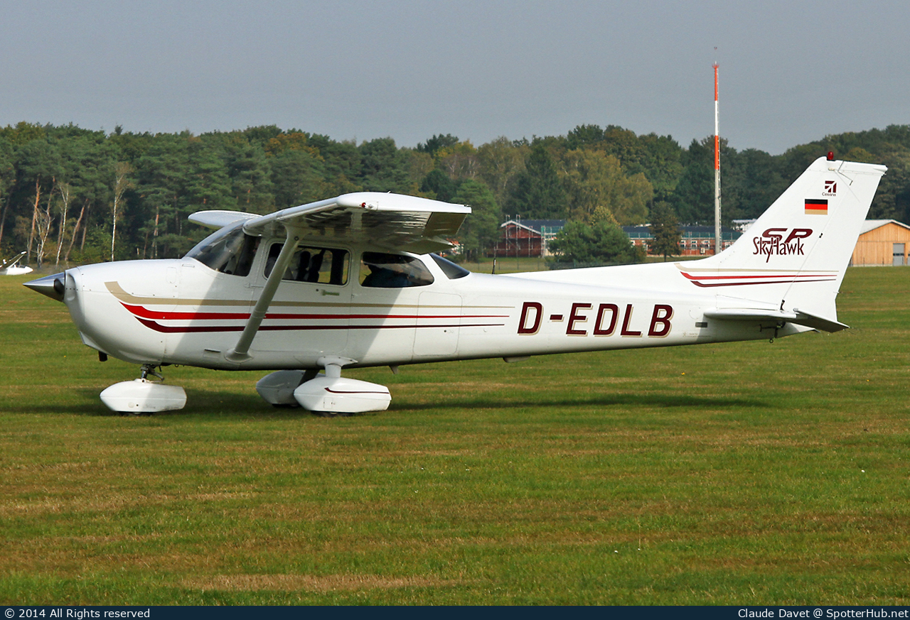Photo of D-EDLB - Cessna 172S Skyhawk SP operated by Canair