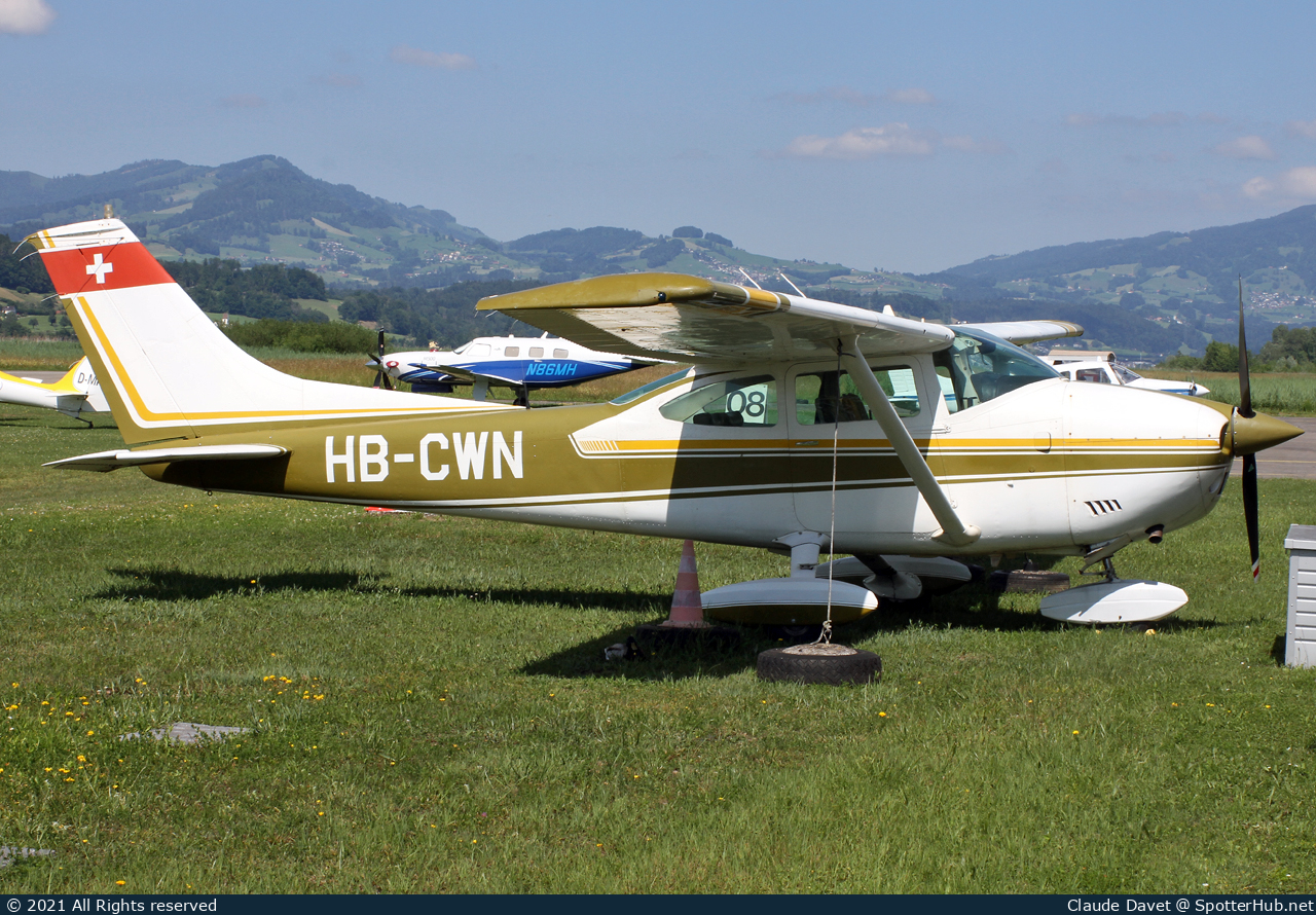 Photo of HB-CWN - Cessna 182P Skylane operated by Private